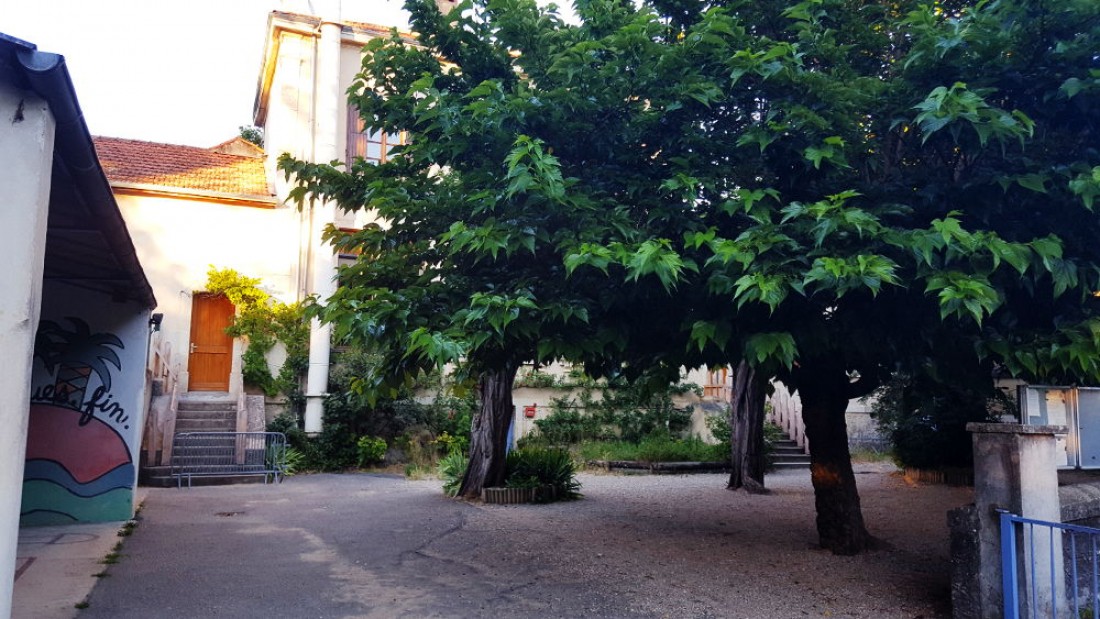 la cour de l'école