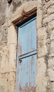 Porte bleue