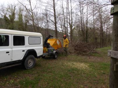 Chantier participatif Montjoux avril 2018 broyage végétaux