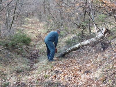 Chantier participatif Montjoux avril 2018 entretien chemin rural